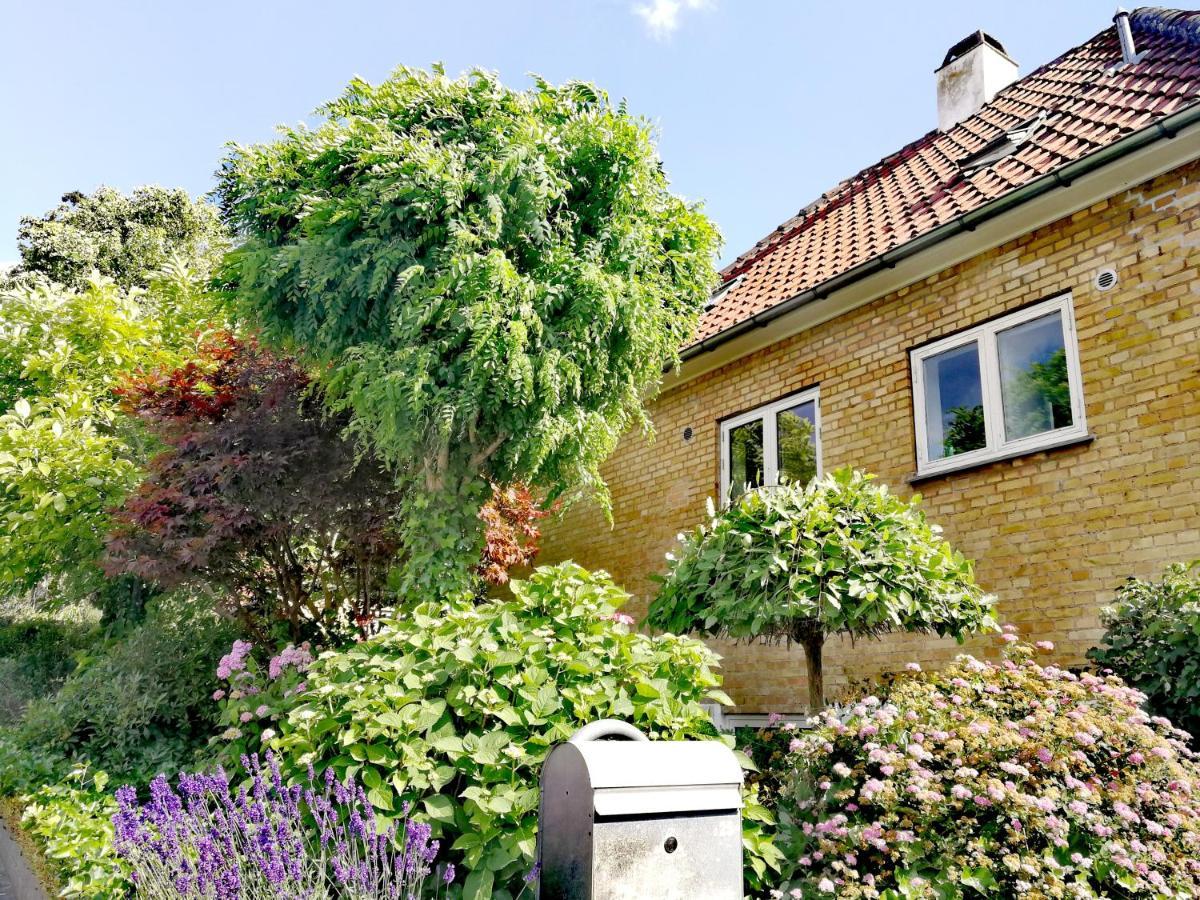 Room In A Danish Cottage With Garden View, 10 Min To Cph Gentofte Eksteriør billede