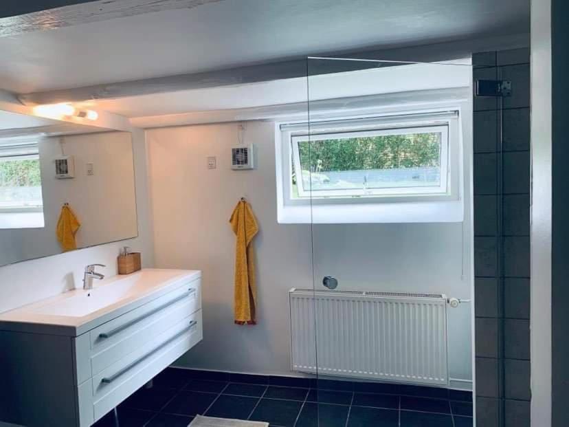 Room In A Danish Cottage With Garden View, 10 Min To Cph Gentofte Eksteriør billede